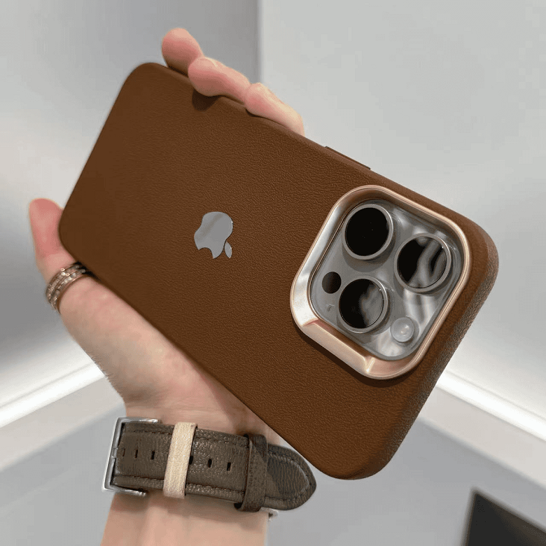 Case / Capinha Iphone Soft Couro (13 ao 15 Pro Max)